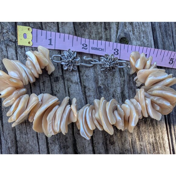 Vintage Shell & Pewter Bracelet - Picture 11 of 11